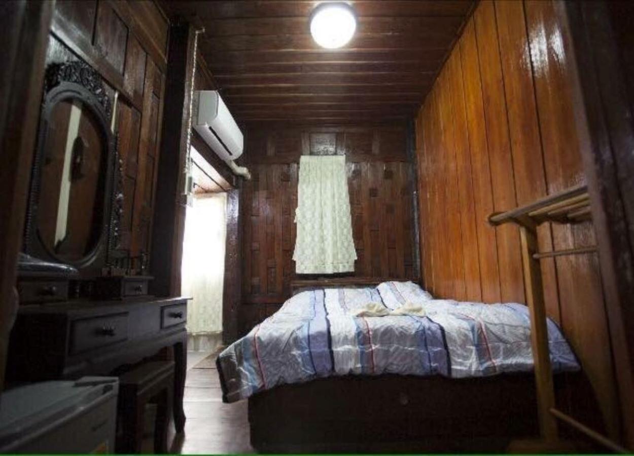 Solarcell Walking Street Homestay - โซล่าเซลล์ถนนคนเดินโฮมสเตย์ Ban Nong Nam Khan Exterior photo