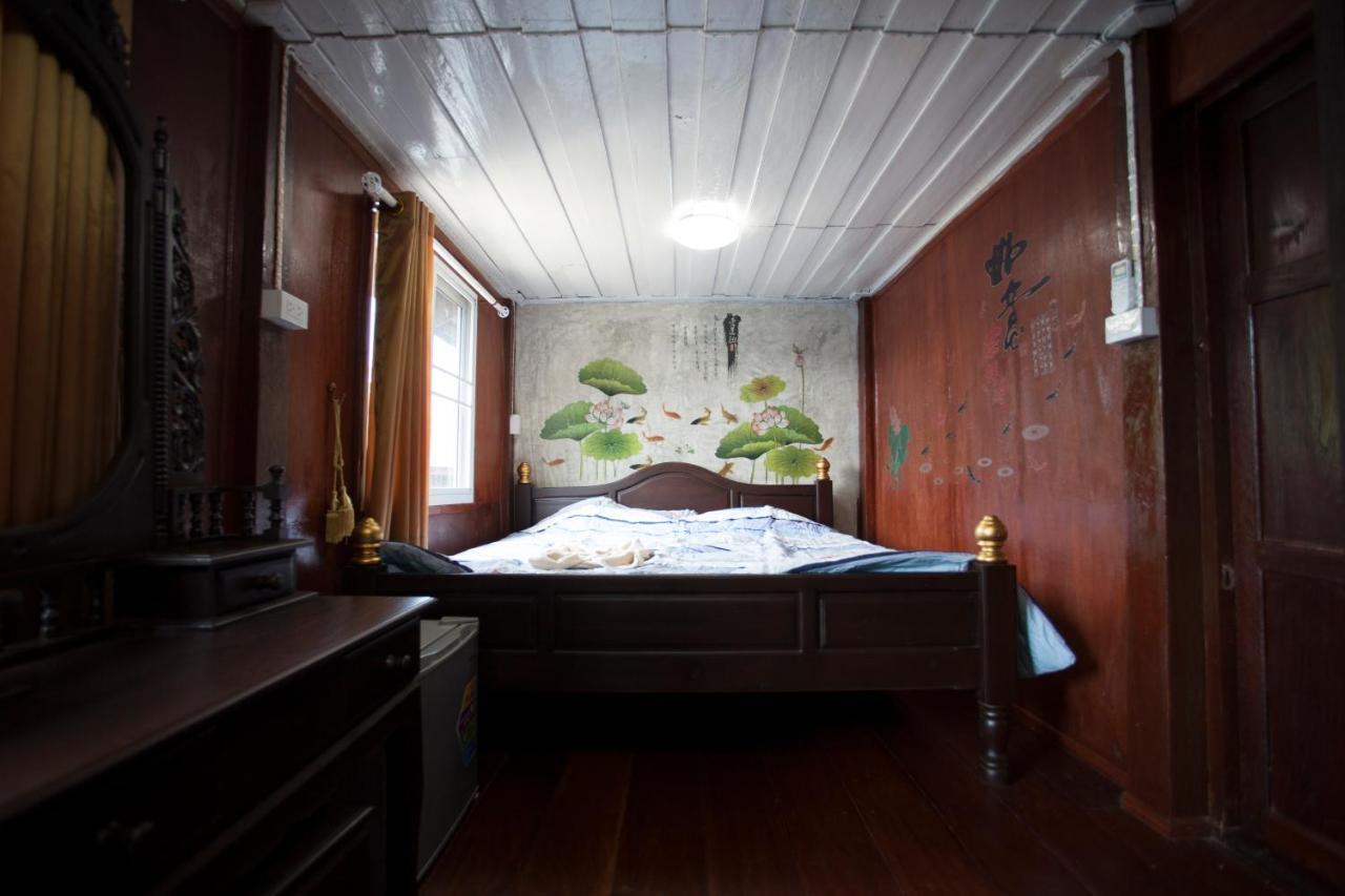 Solarcell Walking Street Homestay - โซล่าเซลล์ถนนคนเดินโฮมสเตย์ Ban Nong Nam Khan Exterior photo